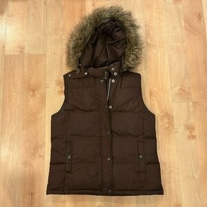 GAP brown down puffer vest with faux fur trimmed detachable hood size s